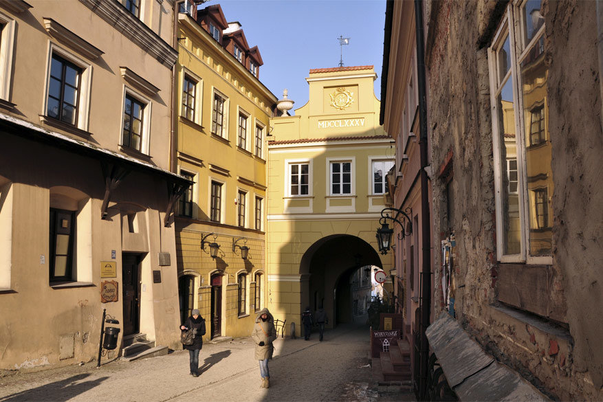 De stadspoort Grodzka © Wikimedia Commons