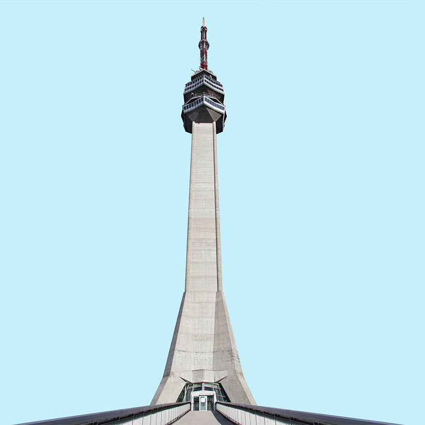 De Avala toren van 204,5 meter hoog. Deze telecommunicatietoren staat op de Avalaberg, in het zuidoosten van Belgrado. Na de bombardementen door NATO in 1999 werd de toren door de Servische bevolking terug opgebouwd. Nu is het de grootste toren in de Balkan en niet alleen voor de Belgraden, maar voor heel voormalig Joegoslavië een symbool van trots.