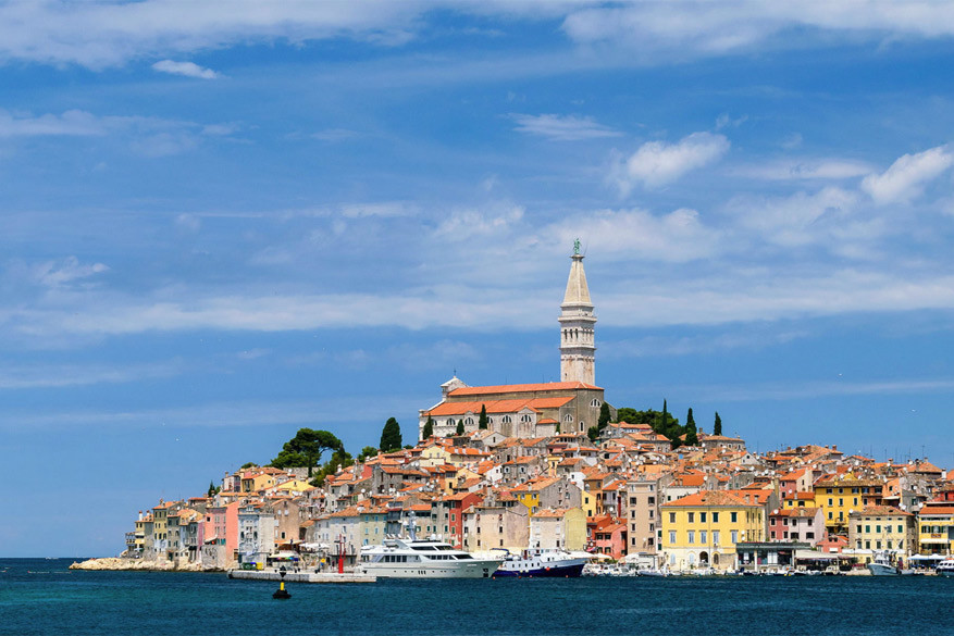 Kroatië: Rovinj met de kerktoren van St. Euphemia