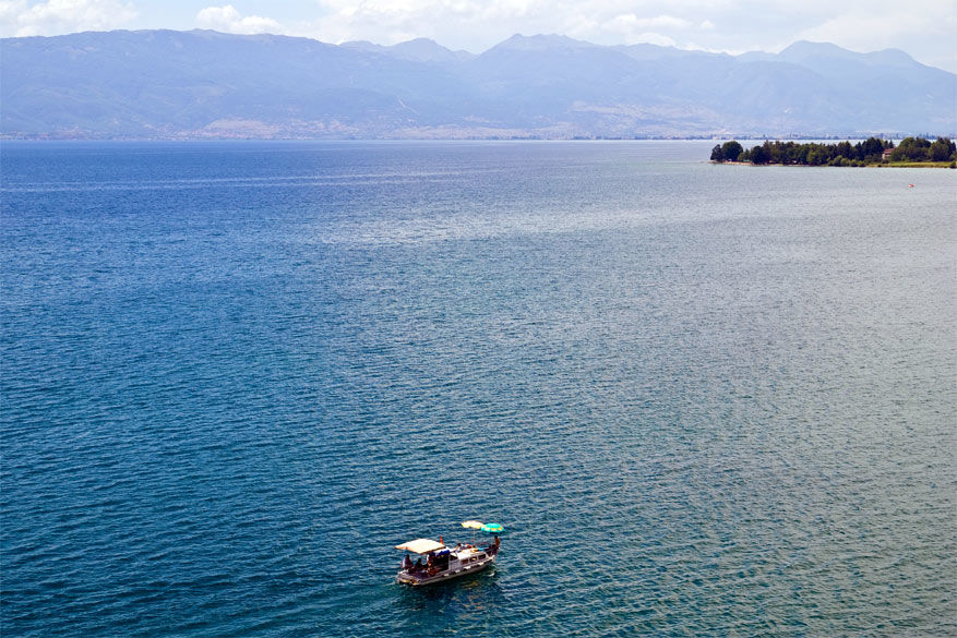 Het mooiste meer van Macedonië, ook wel het meer van Ohrid. © Wikimedia Commons