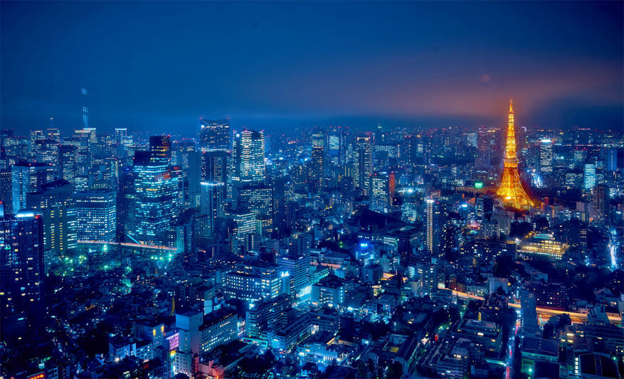 Tokio in Japan by night © Moyan Brenn via Flickr Creative Commons