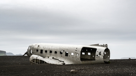 Bestemming niet bereikt: 10 vliegtuigwrakken op fotogenieke plaatsen
