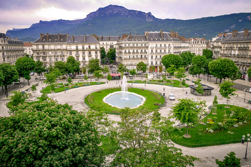 Grenoble: veelzijdige stad omringd door machtige Alpenmassieven