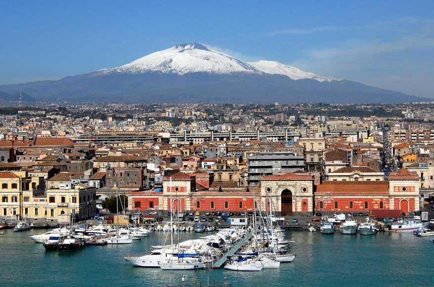 Catania met zicht op de Etna