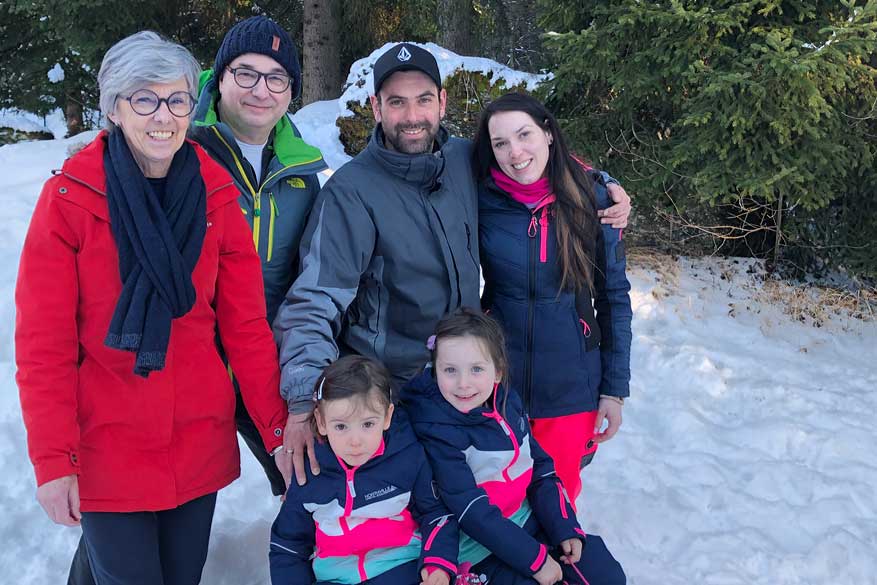 familie op skivakantie
